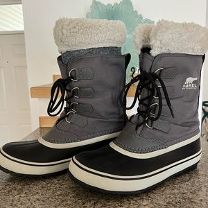 Sorel Winter Carnival boots size 9.5